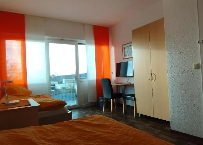 Gaststaette Zur Tribuene Apart Otel