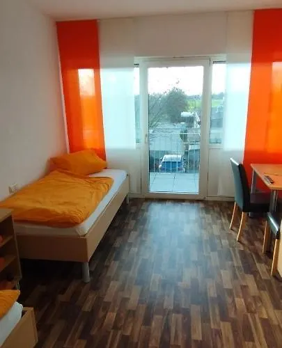 Apart Otel Gaststaette Zur Tribuene